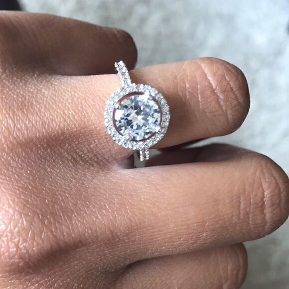 2ct Halo Round Cut Lab 18k White Gold Diamond Ring - Picture 1 of 6